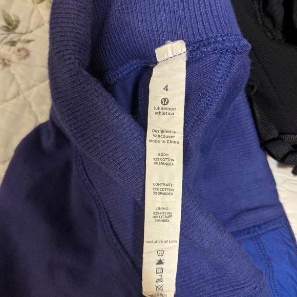 Lululemon long shorts size 4 - Picture 2 of 3